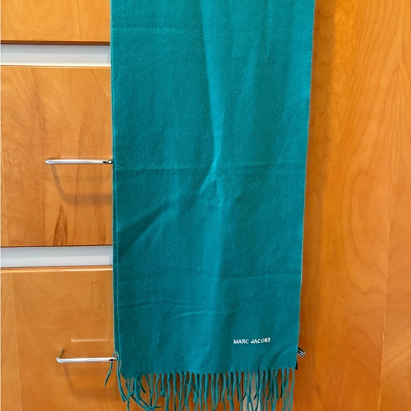 Marc Jacobs Vintage 💯 Cashmere Green Fringe Scarf 54” - Picture 1 of 6